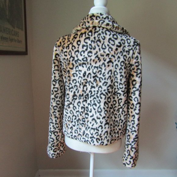 Coffeeshop NYC Leopard Fuzzy Jacket/Coat - Picture 2 of 8